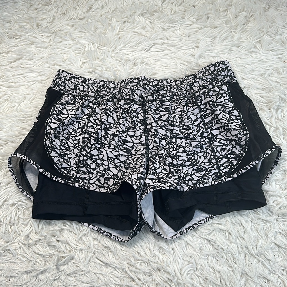 Lululemon Work Out To Water Short Ice Breaker White Black / Black - Picture 1 of 5